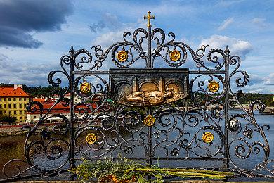 像素射击游戏《救国少女之斯娜静歌》公布游戏预告